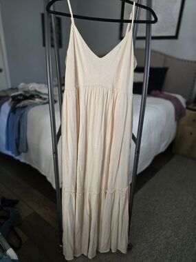 Women's Cream Spaghetti Strap Maxi Dress
